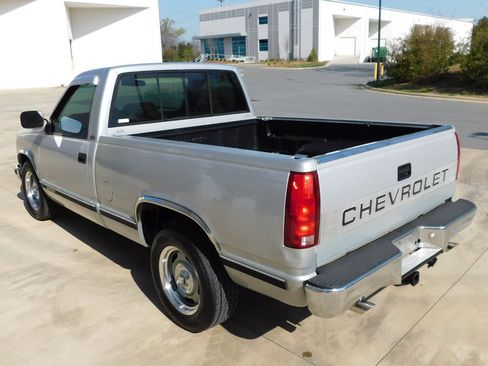 Used 1993 Chevrolet Silverado 1500 2WD Regular Cab image 19