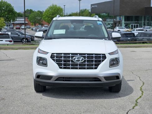 New 2026 Hyundai Venue SEL FWD image 2