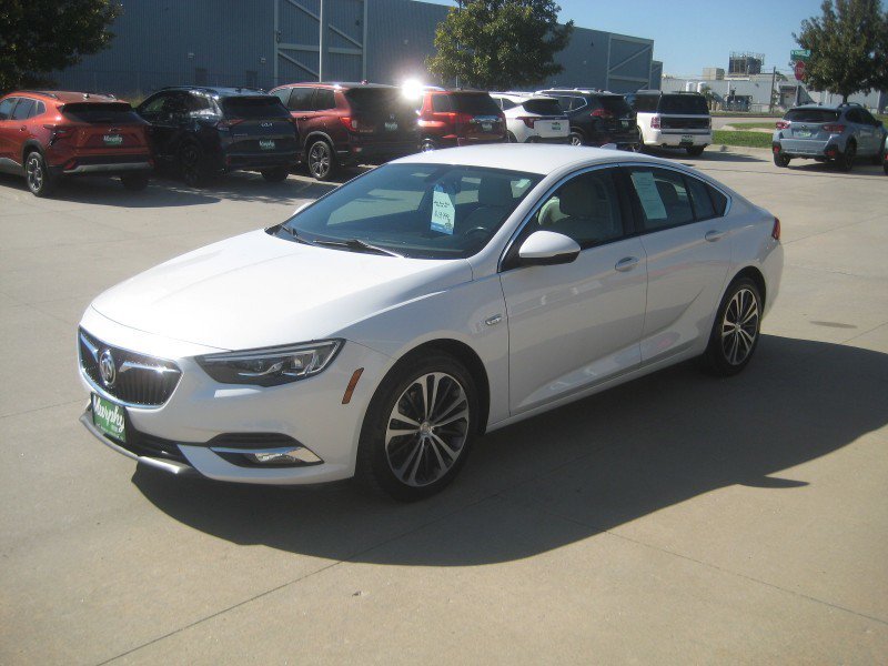 Used 2020 Buick Regal Essence FWD image 3