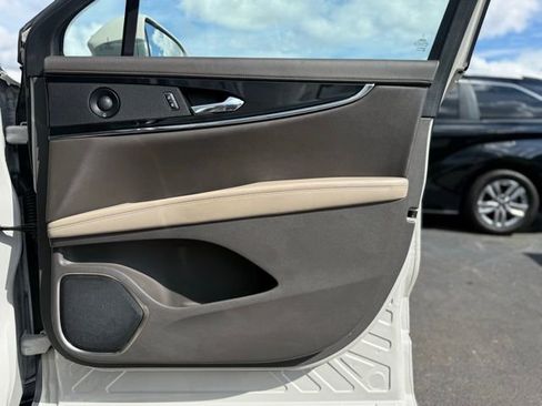 Used 2022 Lincoln Nautilus Reserve w/ Equipment Group 201A image 19