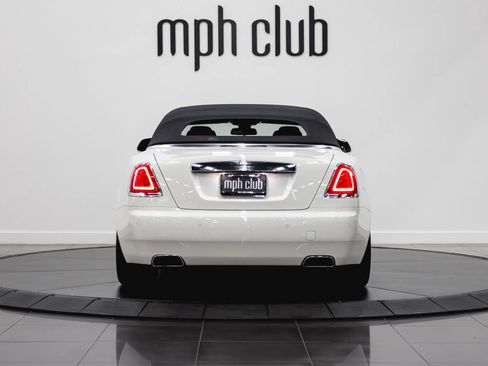 Used 2017 Rolls-Royce Dawn RWD image 6