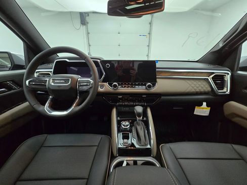 New 2026 GMC Canyon Denali w/ LPO, Denali Black Edition image 2