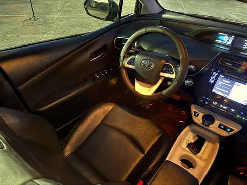 Used 2016 Toyota Prius Four Touring FWD image 23