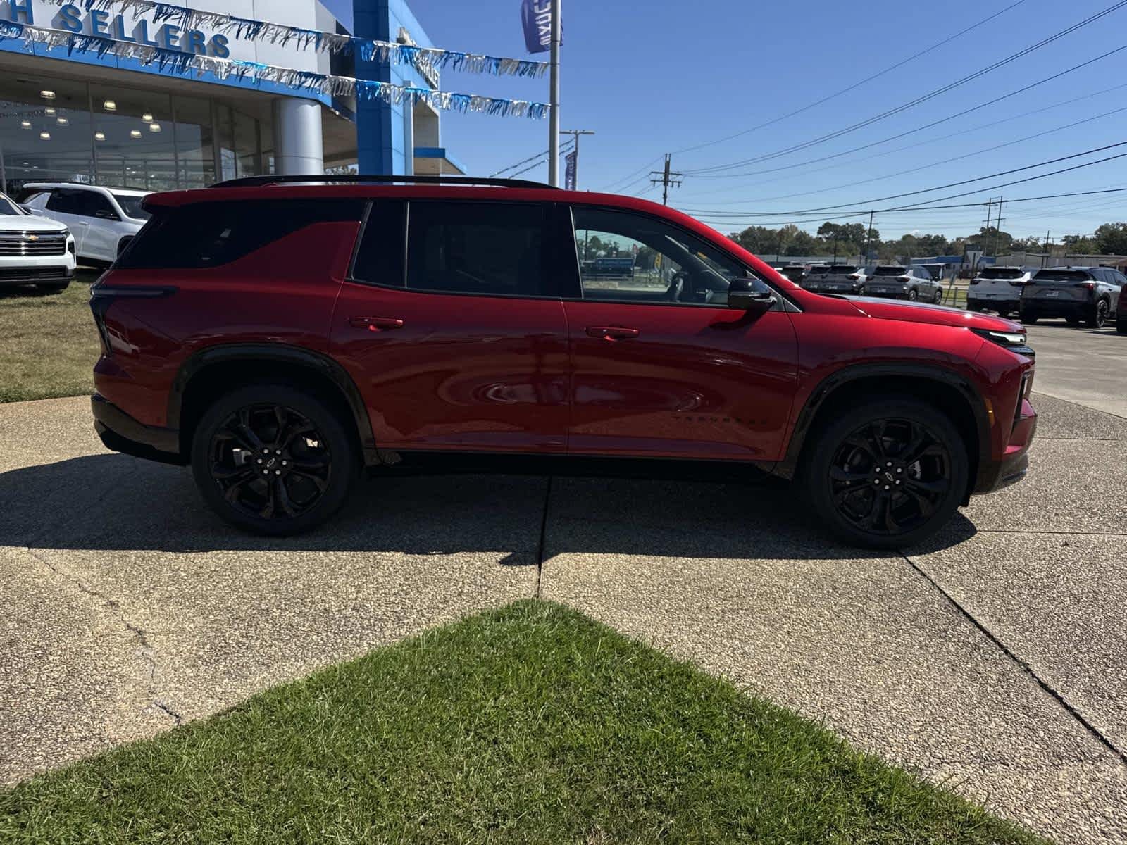 New 2027 Chevrolet Traverse RS w/ LPO, Floor Liner Package FWD image 6