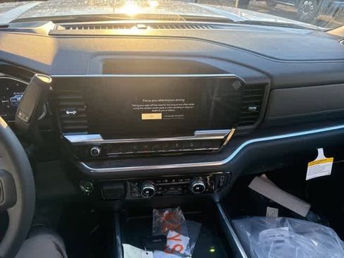 New 2026 GMC Sierra 2500 SLT w/ SLT Premium Package image 21