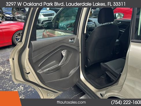 Used 2017 Ford C-MAX Energi SE FWD image 28