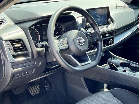 Used 2024 Nissan Rogue SV AWD/4WD image 15