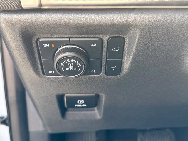 Used 2025 Ford Expedition Tremor AWD/4WD image 23