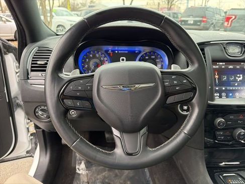 Used 2018 Chrysler 300 S w/ 300S Premium Group image 16