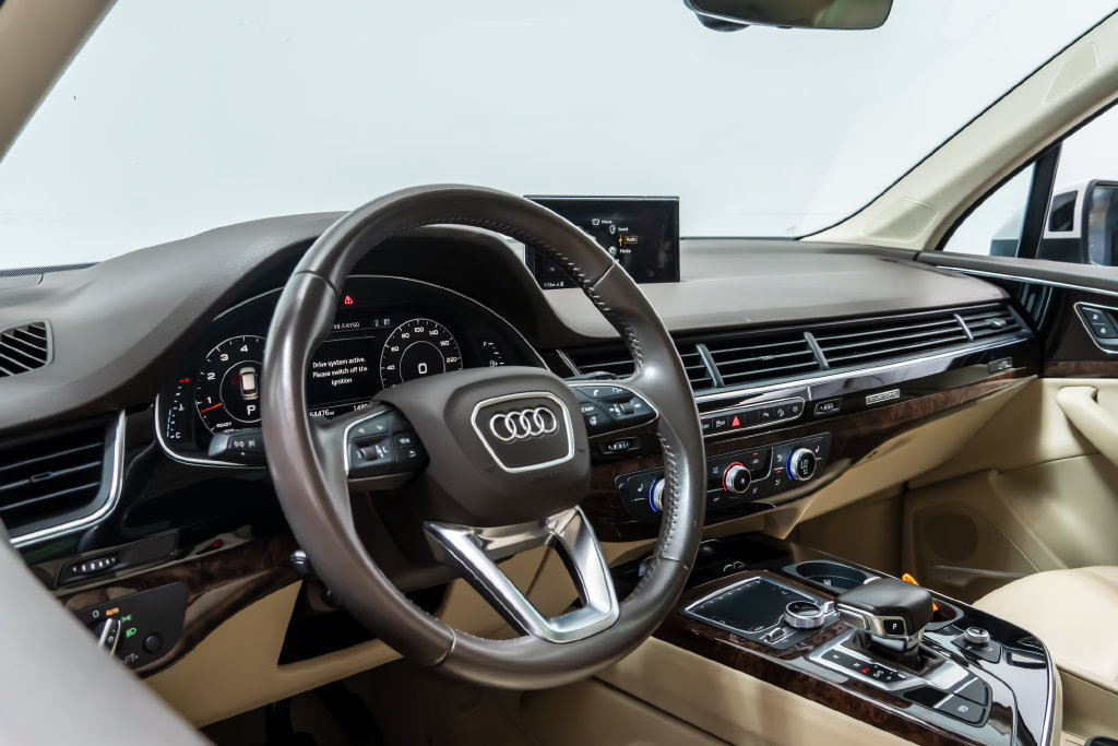 Used 2019 Audi Q7 3.0T Premium Plus w/ Premium Plus Package AWD/4WD image 4