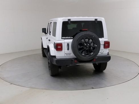 Used 2025 Jeep Wrangler Unlimited Sahara AWD/4WD image 15
