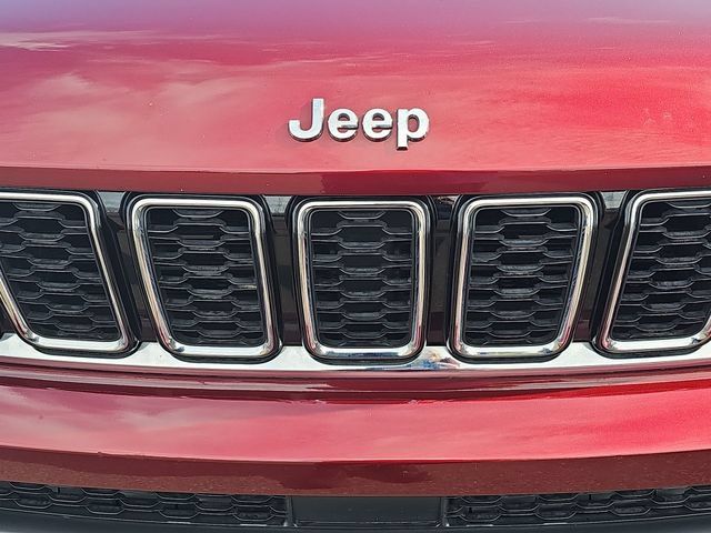 Used 2022 Jeep Grand Cherokee L Limited AWD/4WD image 35