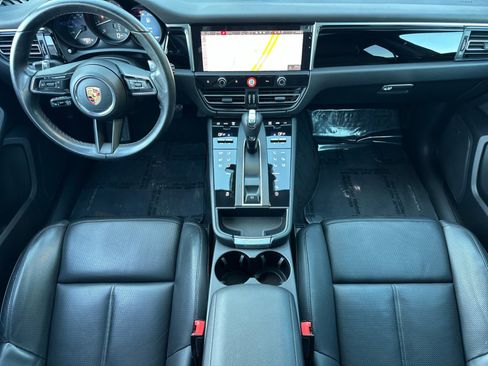 Used 2023 Porsche Macan image 6