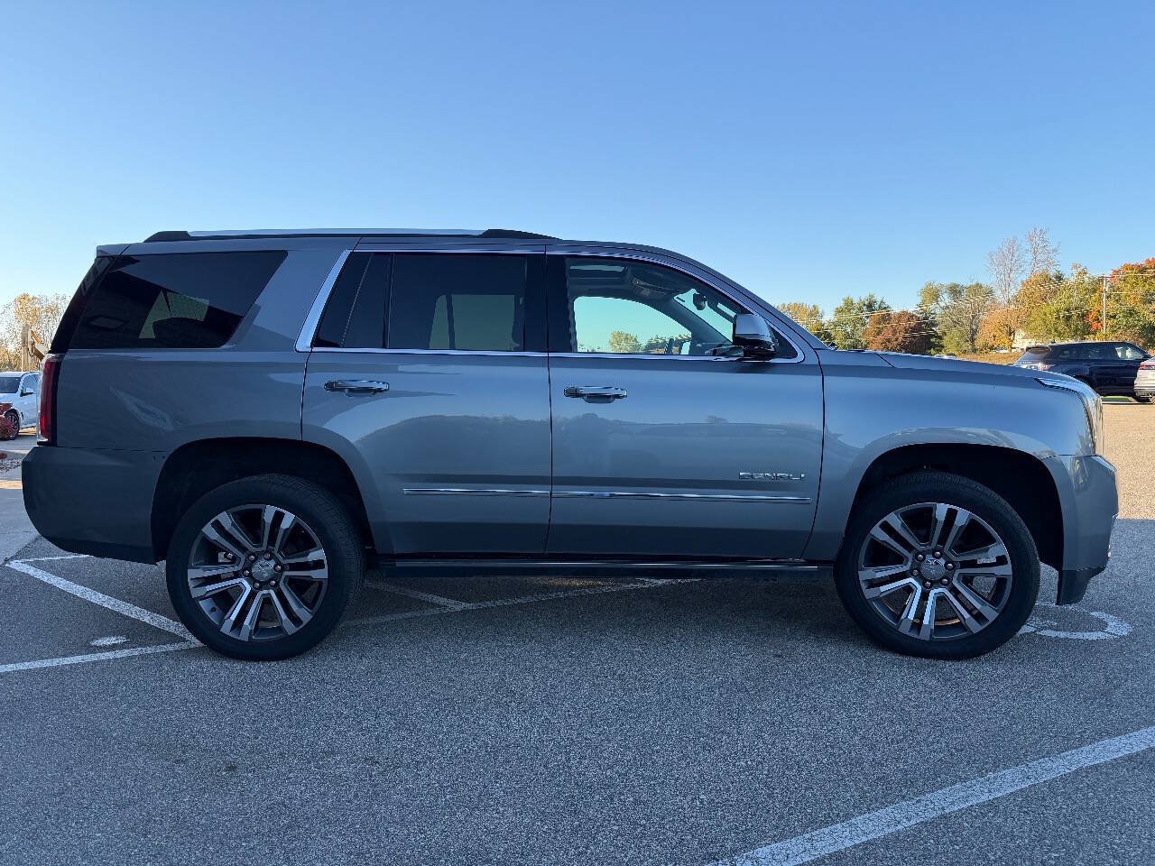 Used 2020 GMC Yukon Denali w/ Denali Premium Package AWD/4WD image 8