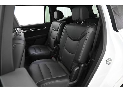 Used 2025 Cadillac XT6 Premium Luxury image 21