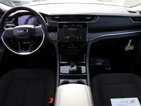 New 2025 Jeep Grand Cherokee 4WD image 19