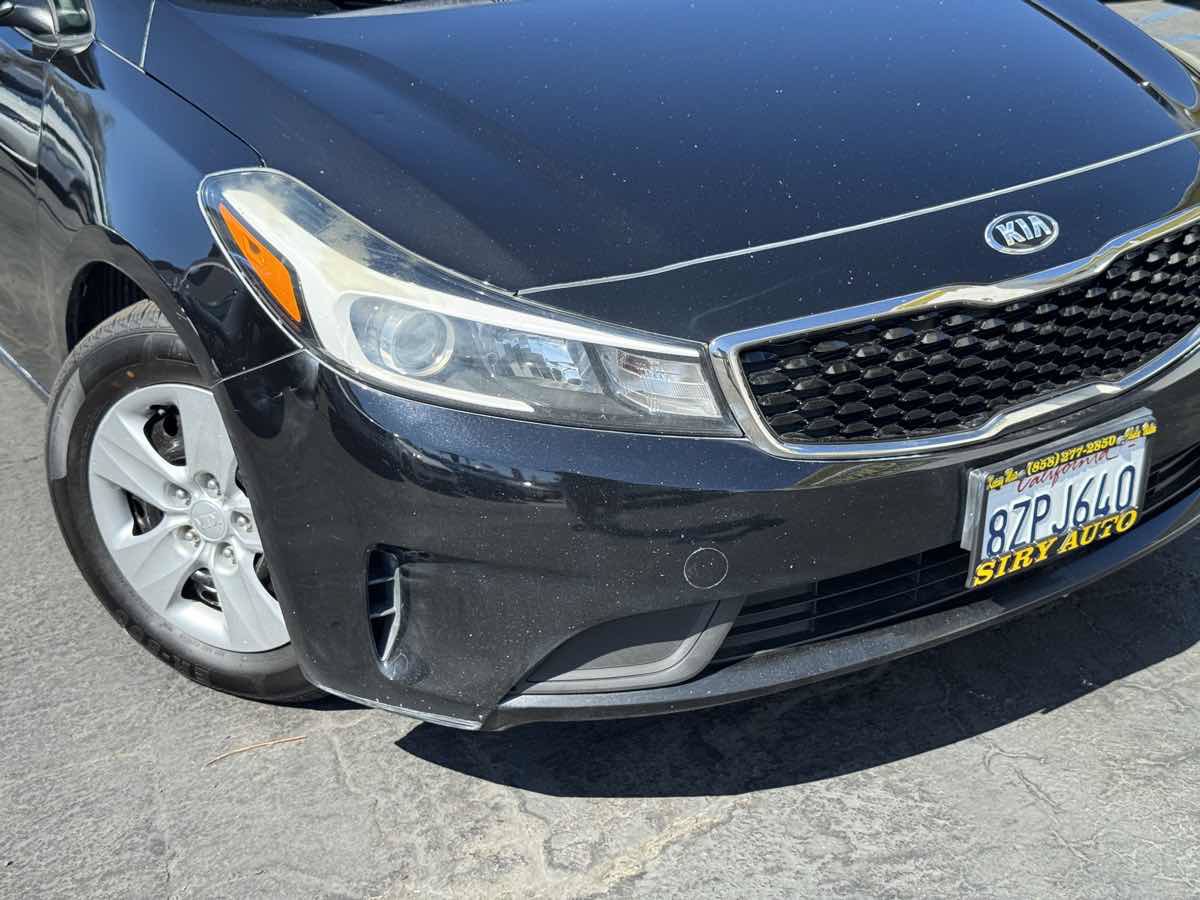 Used 2017 Kia Forte LX FWD image 3