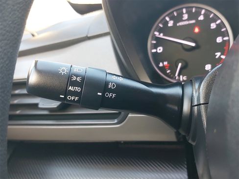 Used 2024 Subaru Crosstrek 2.0i Premium image 24