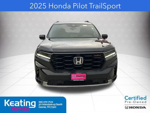 Used 2025 Honda Pilot TrailSport image 2