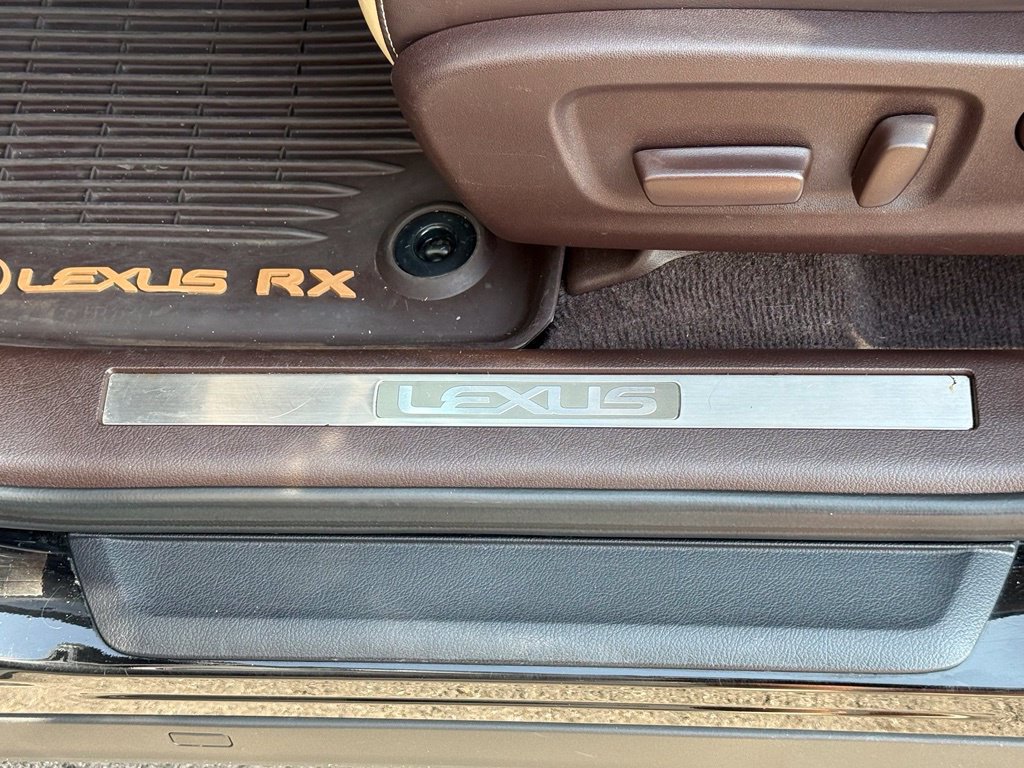 Used 2018 Lexus RX 350L FWD w/ Premium Package image 16