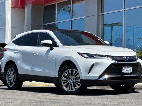 Certified 2024 Toyota Venza Limited AWD/4WD image 2