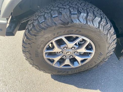 Used 2024 Ford Bronco Badlands image 10