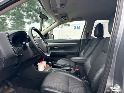 Used 2015 Mitsubishi Outlander SE AWD/4WD image 5