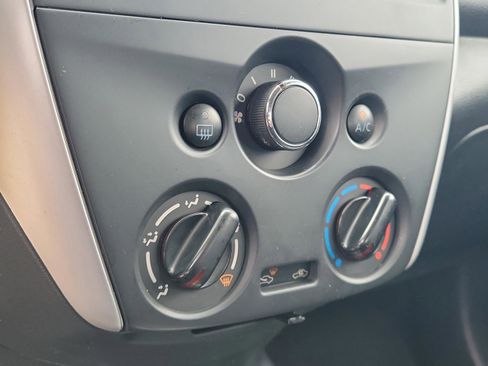 Used 2017 Nissan Versa SV image 29