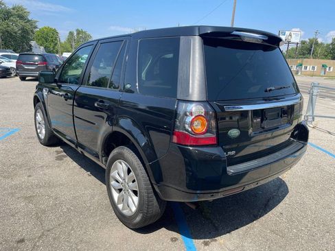 Used 2013 Land Rover LR2 HSE image 7