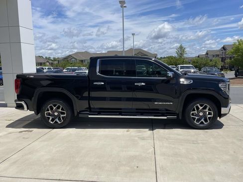 Used 2022 GMC Sierra 1500 SLT w/ SLT Convenience Package AWD/4WD image 6