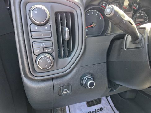 Used 2024 Chevrolet Silverado 2500 Custom image 13