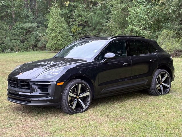 Used 2022 Porsche Macan S AWD/4WD image 2