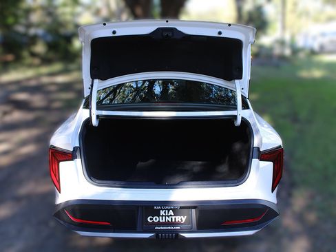 New 2026 Kia K4 FWD image 9