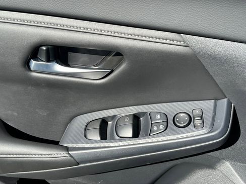 Used 2025 Nissan Sentra SV w/ All-Weather Package image 11