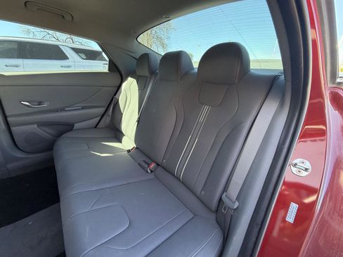 Used 2023 Hyundai Elantra SEL w/ Convenience Package image 16