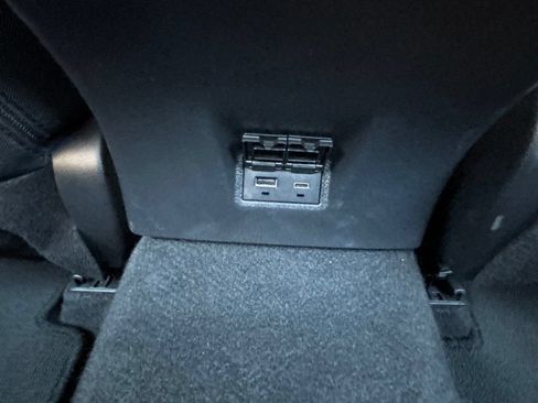 Used 2025 Toyota Camry LE AWD/4WD image 31