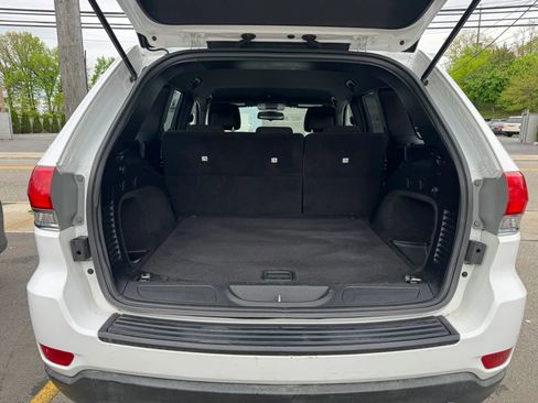 Used 2014 Jeep Grand Cherokee Laredo AWD/4WD image 23