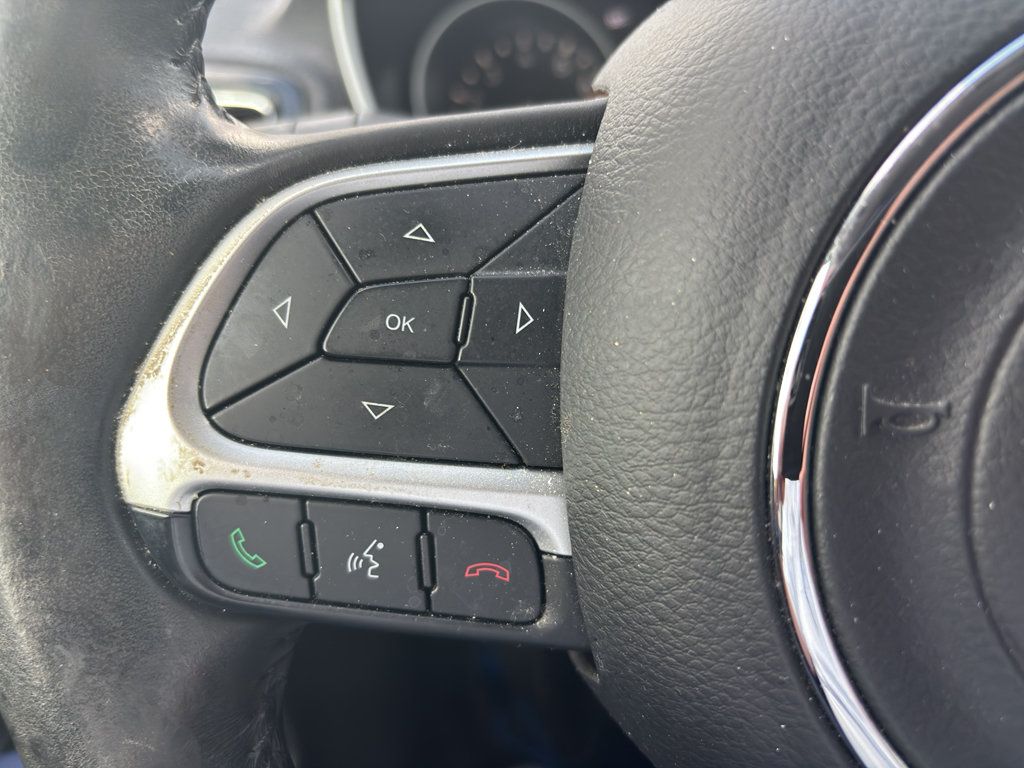 Used 2018 Jeep Compass Latitude w/ Popular Equipment Group AWD/4WD image 9