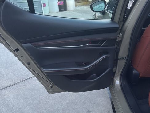 Certified 2025 MAZDA MAZDA3 Carbon image 15