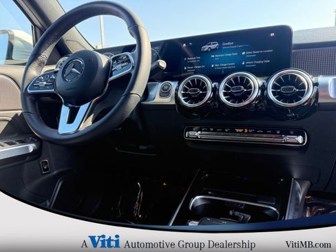 Used 2023 Mercedes-Benz EQB 300 4MATIC image 31