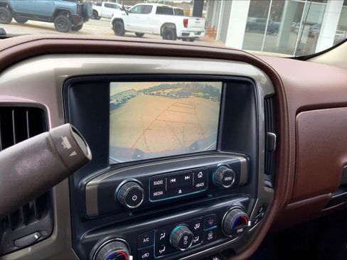 Used 2018 Chevrolet Silverado 1500 High Country image 29