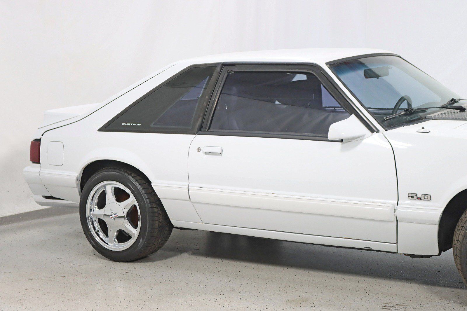 Used 1989 Ford Mustang LX RWD image 3