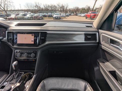 Used 2021 Volkswagen Atlas SEL Premium image 18