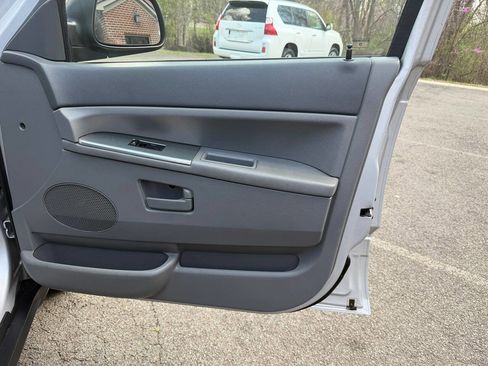 Used 2005 Jeep Grand Cherokee Laredo image 25