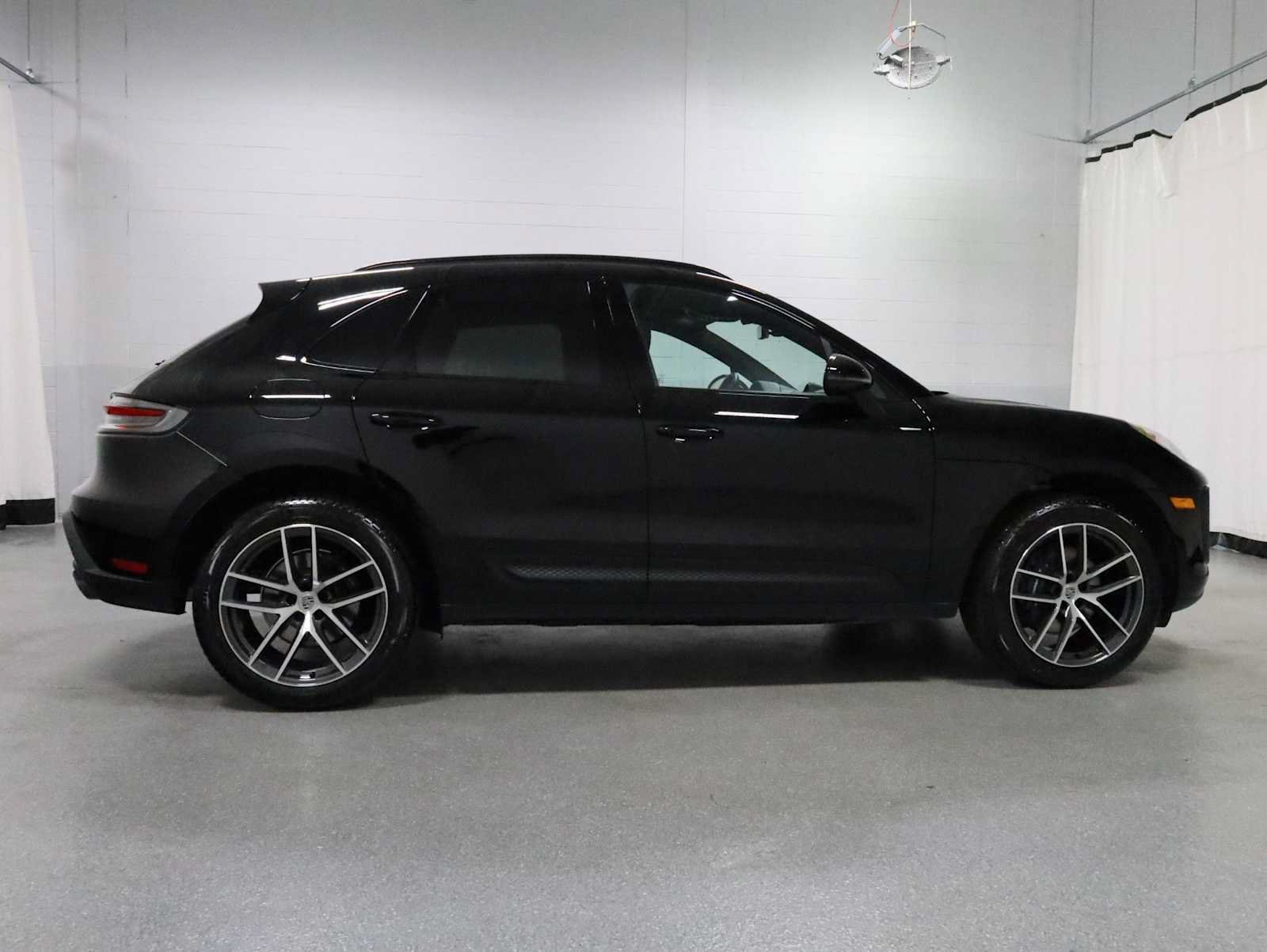 Used 2026 Porsche Macan AWD/4WD image 10