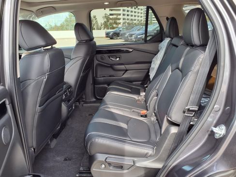 New 2025 Honda Pilot Touring image 8