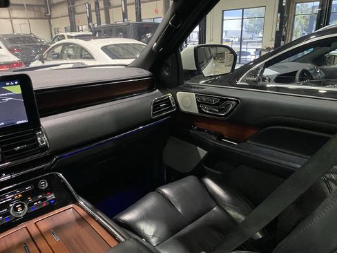 Used 2020 Lincoln Navigator Reserve w/ Equipment Group 208A Reserve AWD/4WD image 4