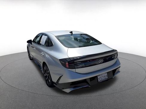 Used 2025 Hyundai Sonata SEL FWD image 4