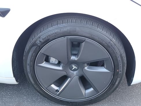 Used 2023 Tesla Model 3 Standard Range RWD image 3
