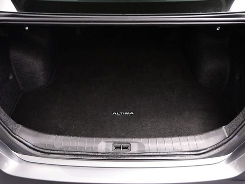 Used 2024 Nissan Altima 2.5 SV FWD image 30